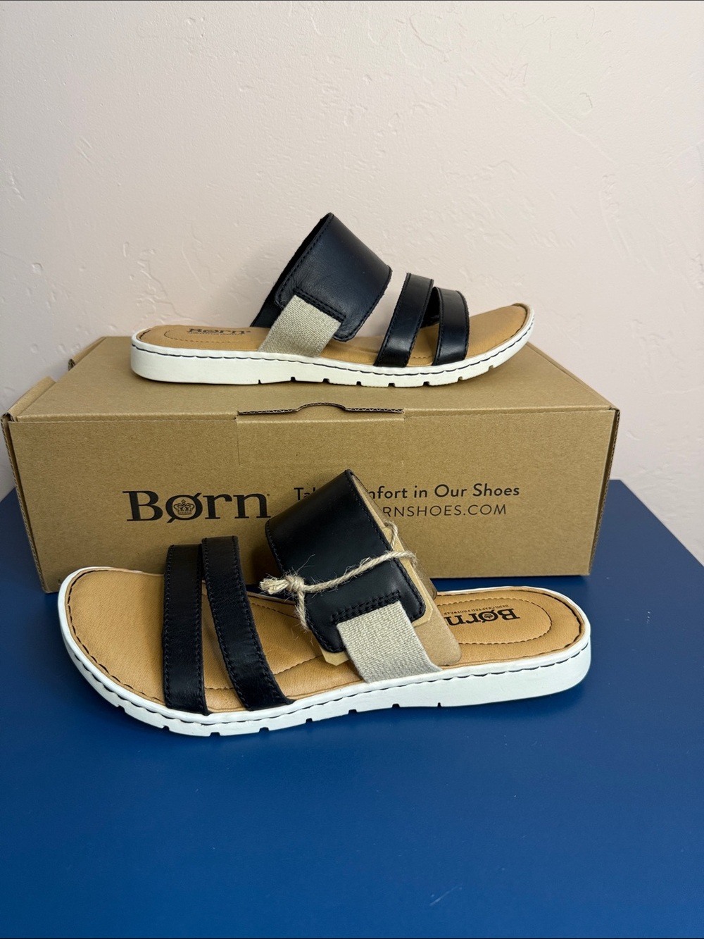 NWT Born Blakely Black and Tan Dual-Strap Slide Sandals size 9M - Picture 3 of 6